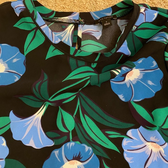 Ann Taylor Dresses & Skirts - Ann Taylor Floral mini dress